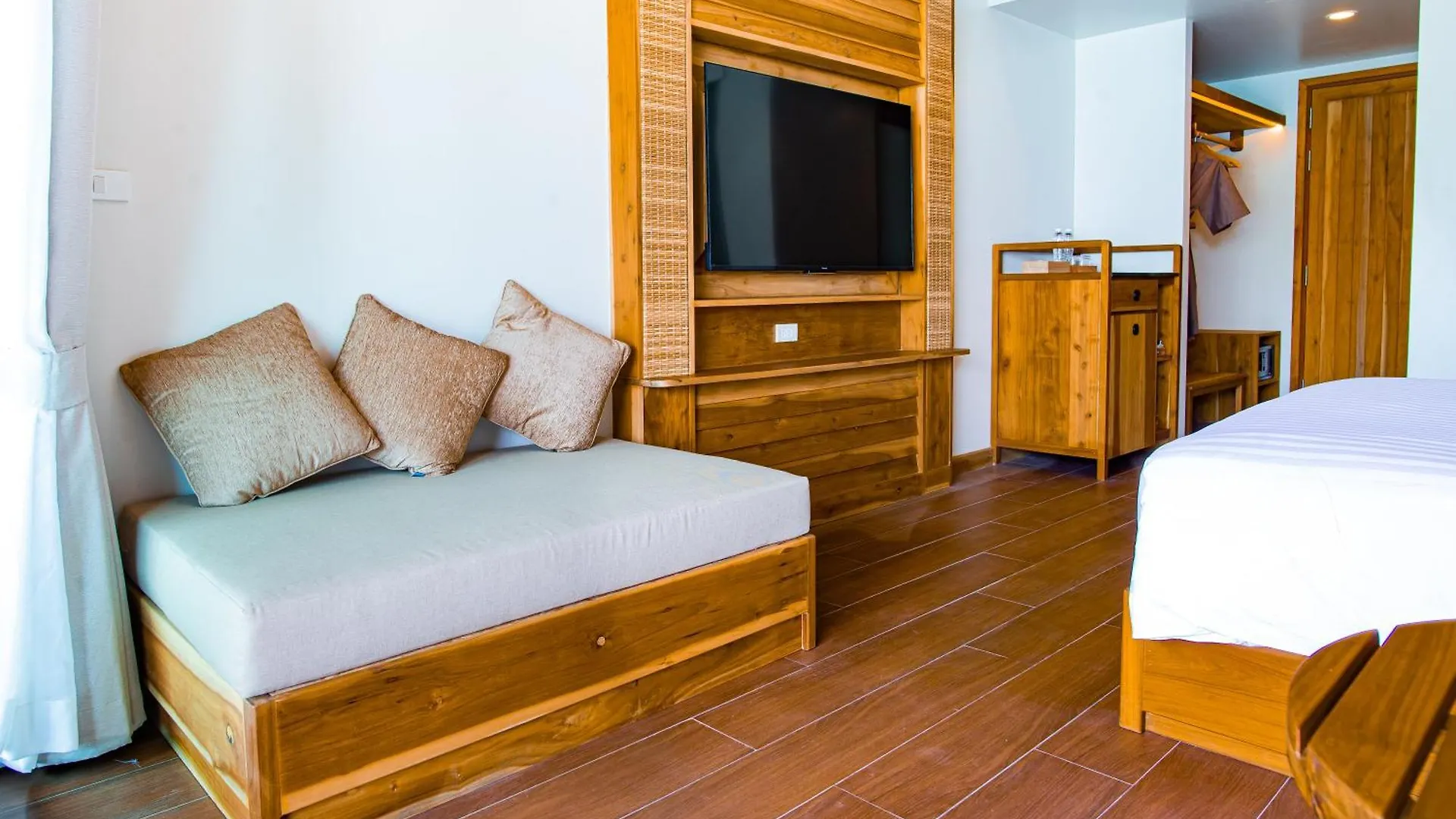 Phi Phi At Pier Hotel