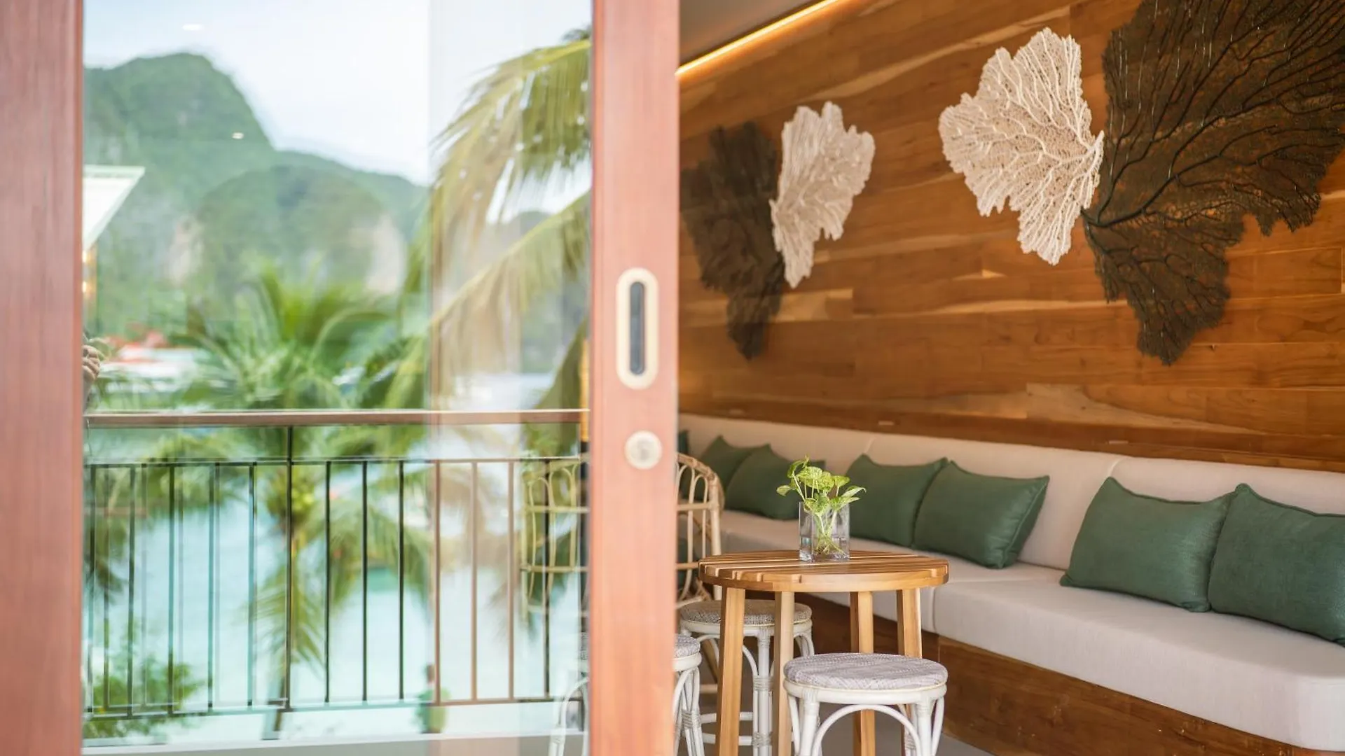 Hotel Phi Phi At Pier