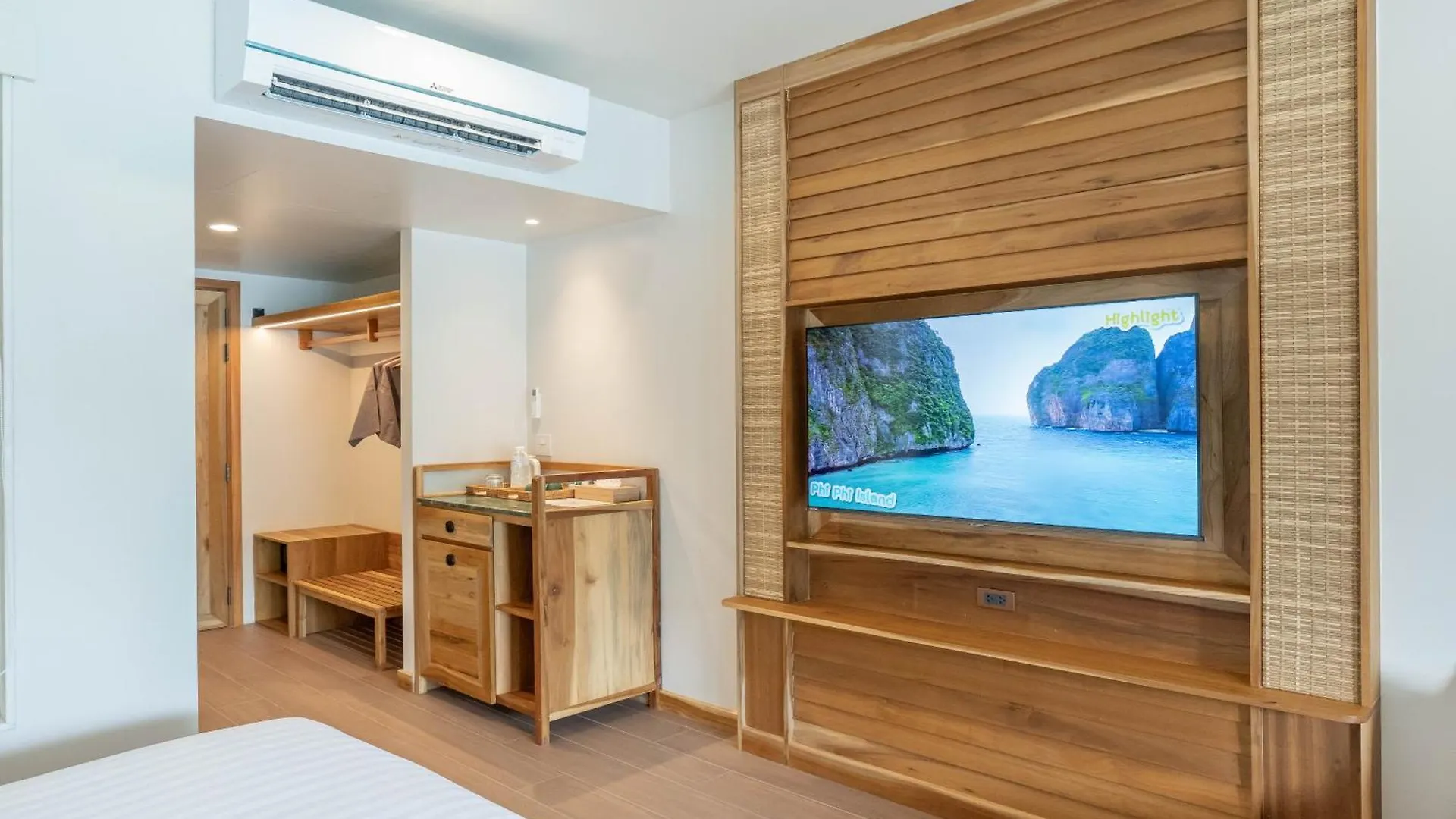 Phi Phi At Pier Hotel