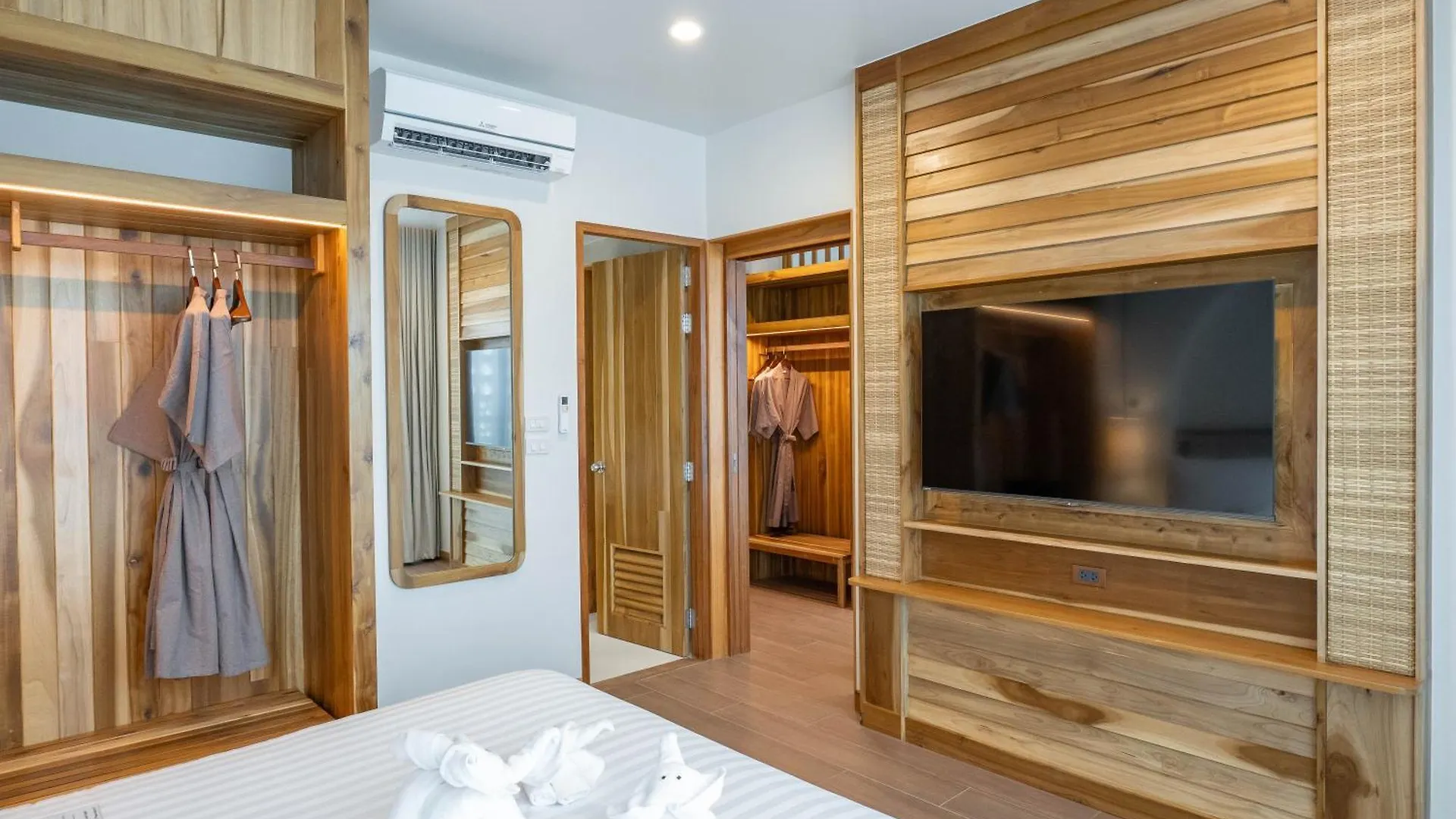 Hotel Phi Phi At Pier